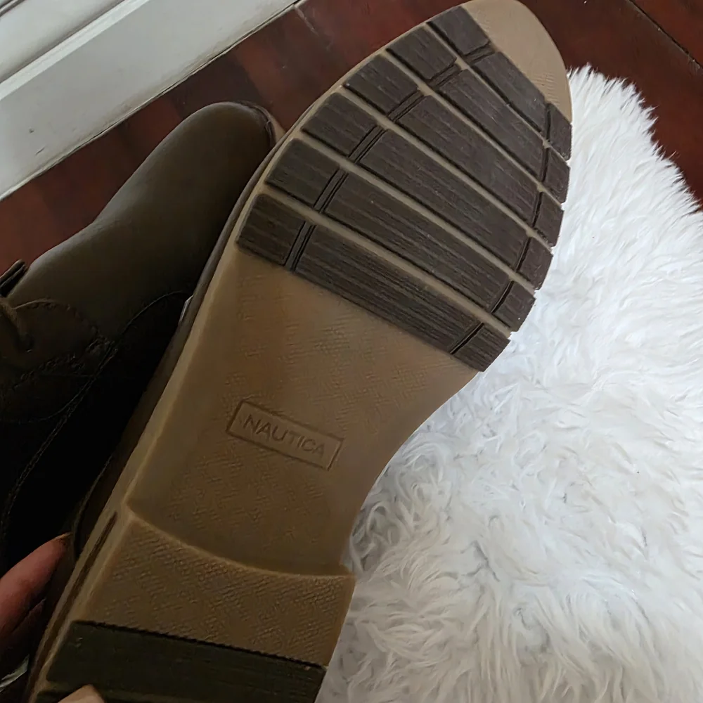 Men's Brown Leather Lace-Up Chukka Boots